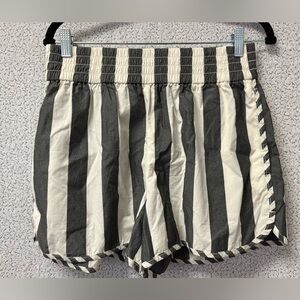 Everlane Black and Cream Striped Women Shorts